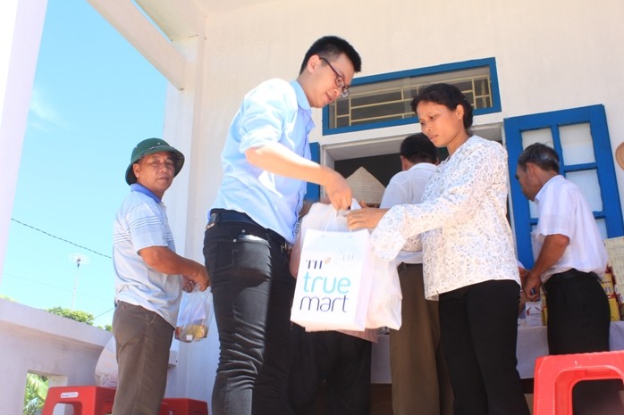 TH True Milk trao 500 suất quà cho trẻ em Nam Định.